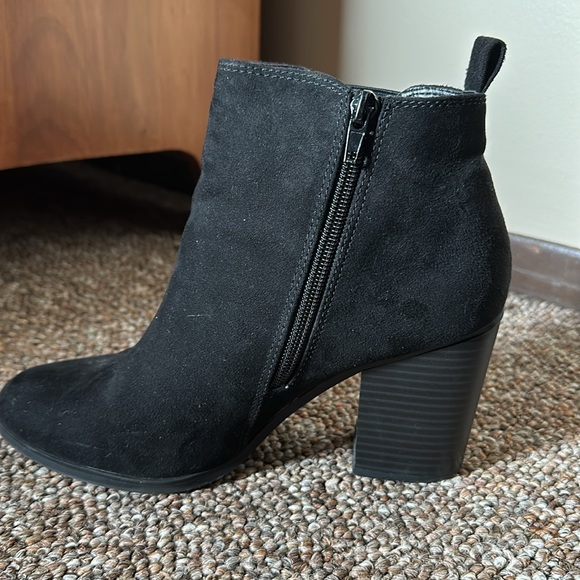 Express Booties - Picture 3 of 4